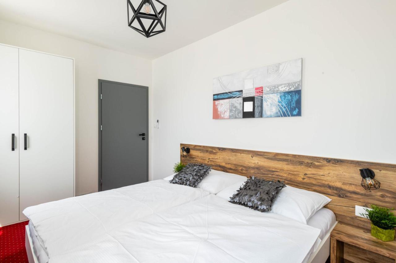 ברטיסלאבה Highnest Apartments מראה חיצוני תמונה
