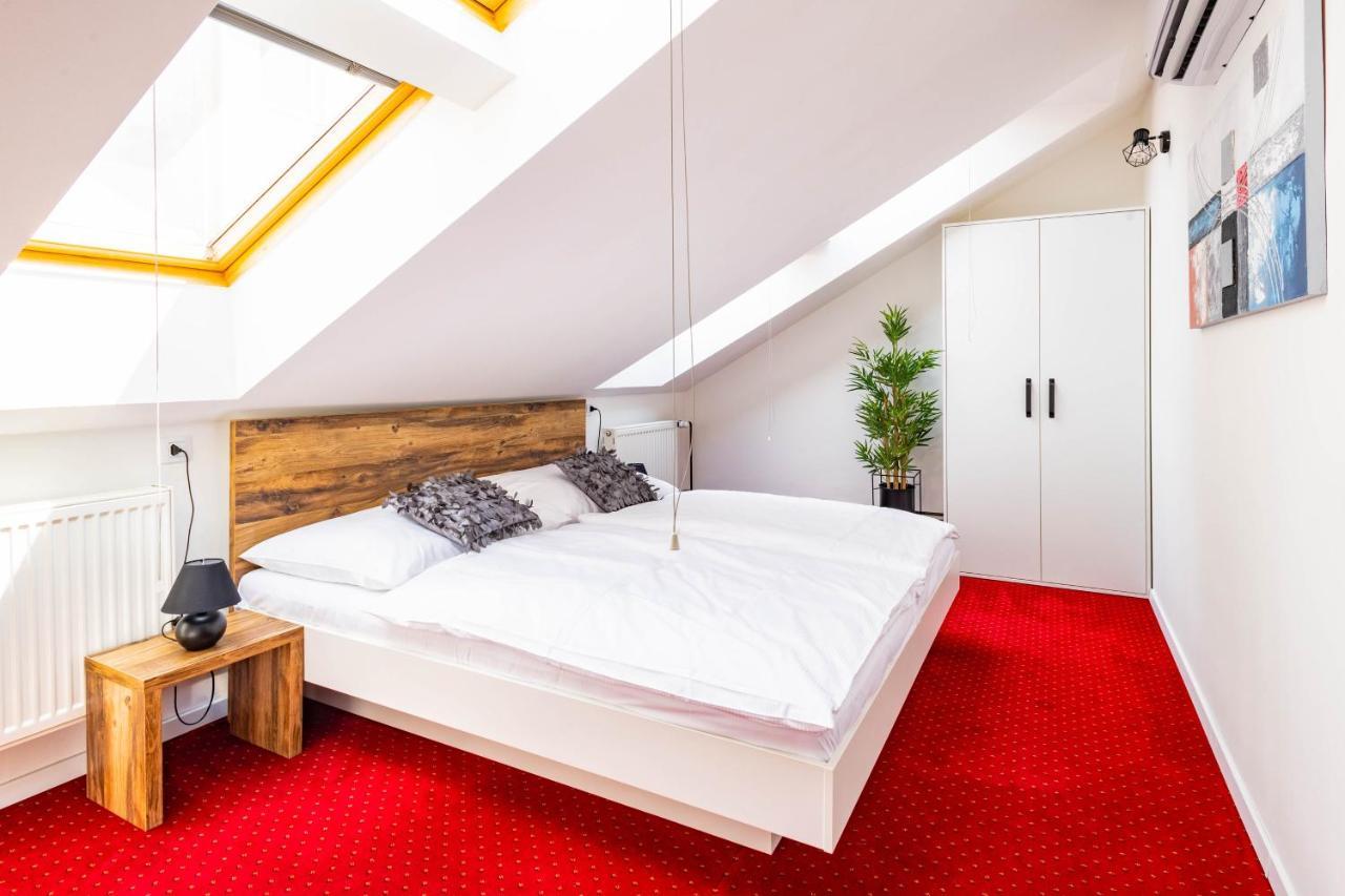 ברטיסלאבה Highnest Apartments מראה חיצוני תמונה