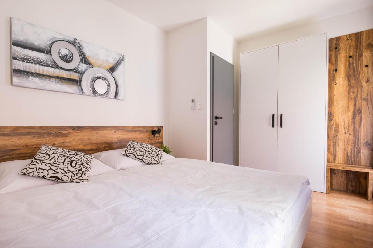 ברטיסלאבה Highnest Apartments מראה חיצוני תמונה